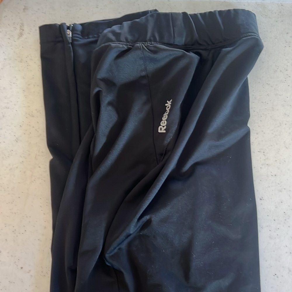 Joggers Small black Reebok, exercise pants, athletic gear